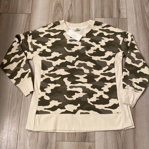 New Versona Camo Sweatshirt - Medium